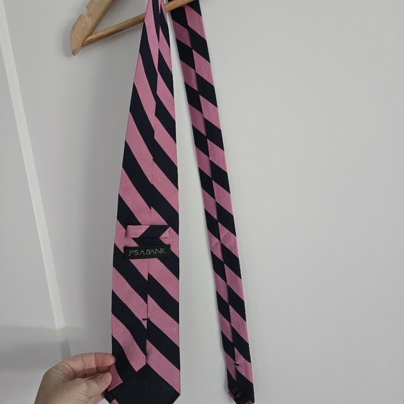 Jos. A. Bank Silk Pink and Black Diagonal Striped Tie - Picture 5 of 8